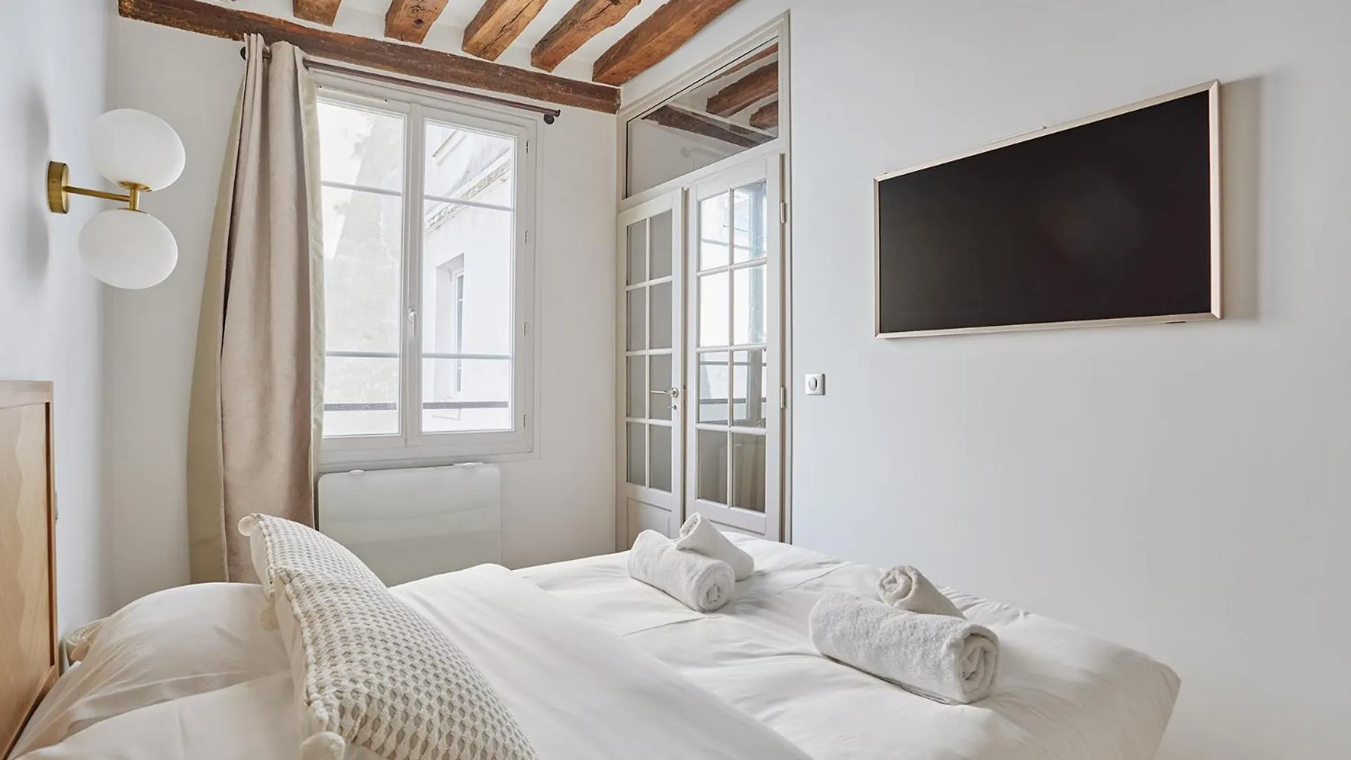 Eiffel Tower Apartment/Invalide By Studioprestige Paris Apartment